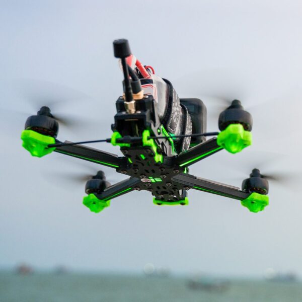 evoque x 1000x1000 1 - Ο κόσμος του drone σας! DroneX.gr